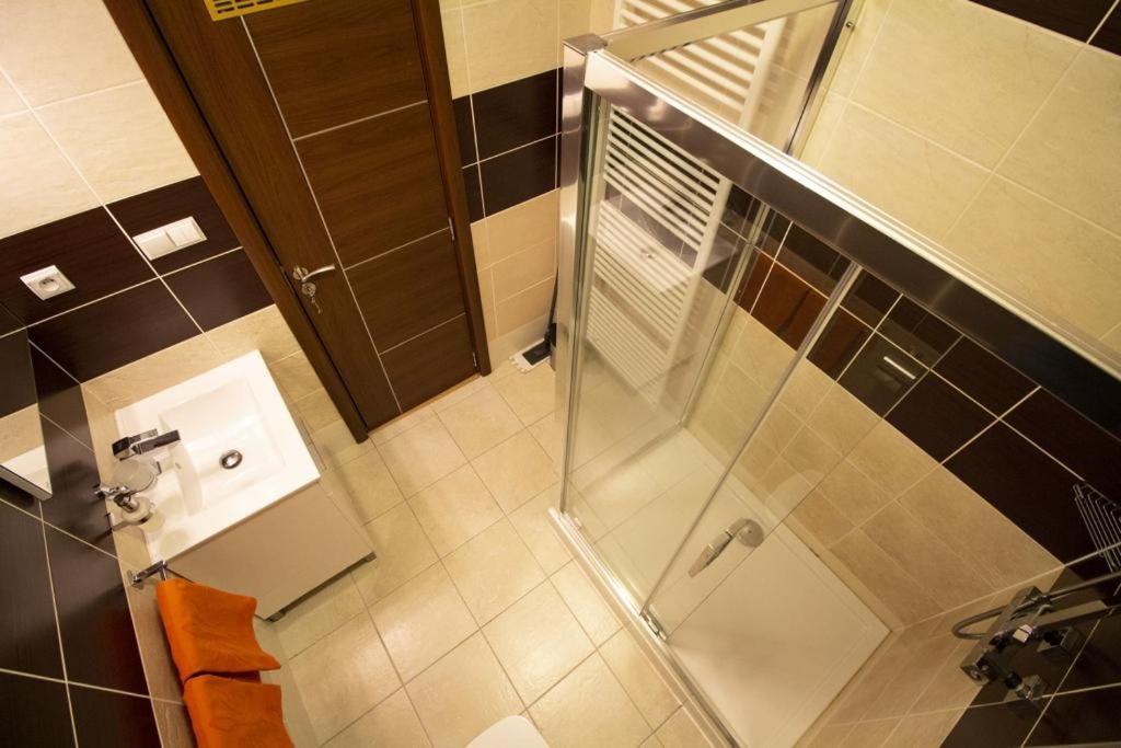 Apartman Adam Veľký Slavkov Exteriör bild